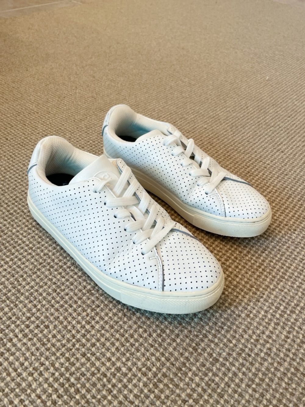 G/FORE Women’s white Durf Perforated Leather Golf Shoe Sz 7.5 - worn once